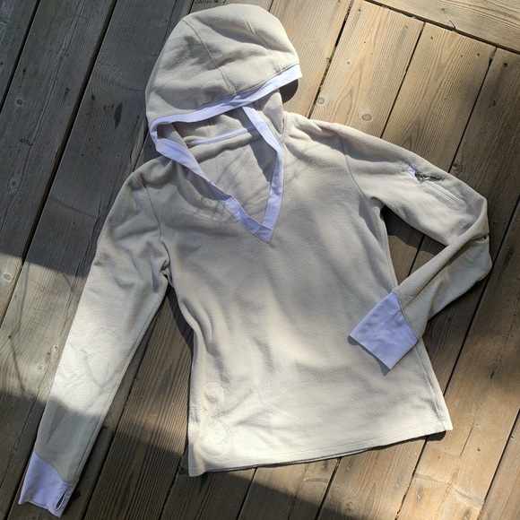 Lolë Cream Fleece Pullover - Picture 2 of 10